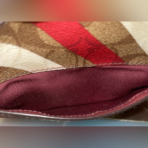 COACH SIGNATURE C BURGUNDY CANVAS MINI CAMERA BAG CROSSBODY HANDBAG PURSE $298 - Picture 11 of 16